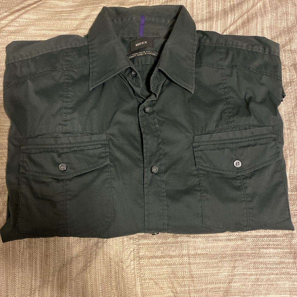 Men’s shirt sleeved button down shirt - Picture 2 of 4